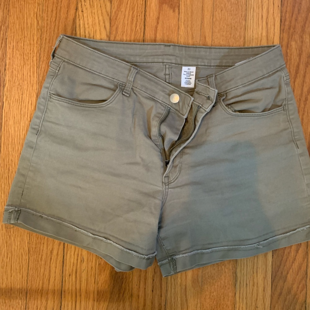H&M Women’s Khaki Denim Shorts in Size 8